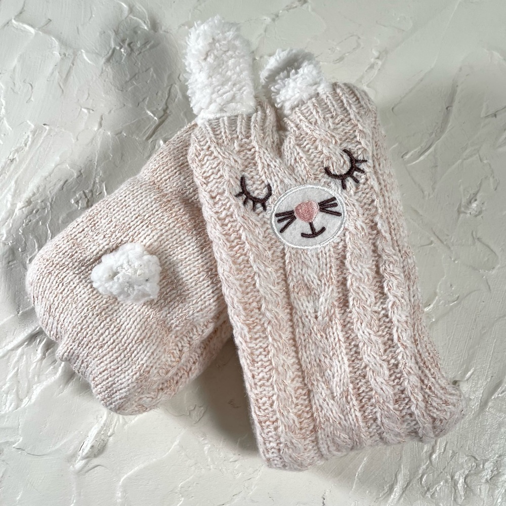 * NWOT Women's Light Pink Bunny Cozy Warmer Slipper Socks